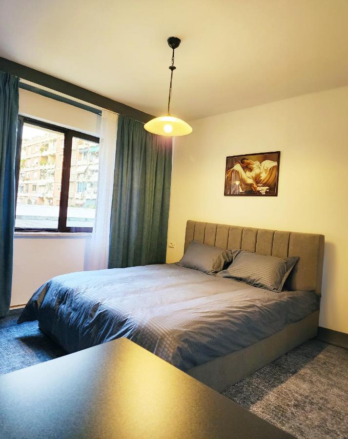 Center Apartment, 30m From Center. Apartament Tirana